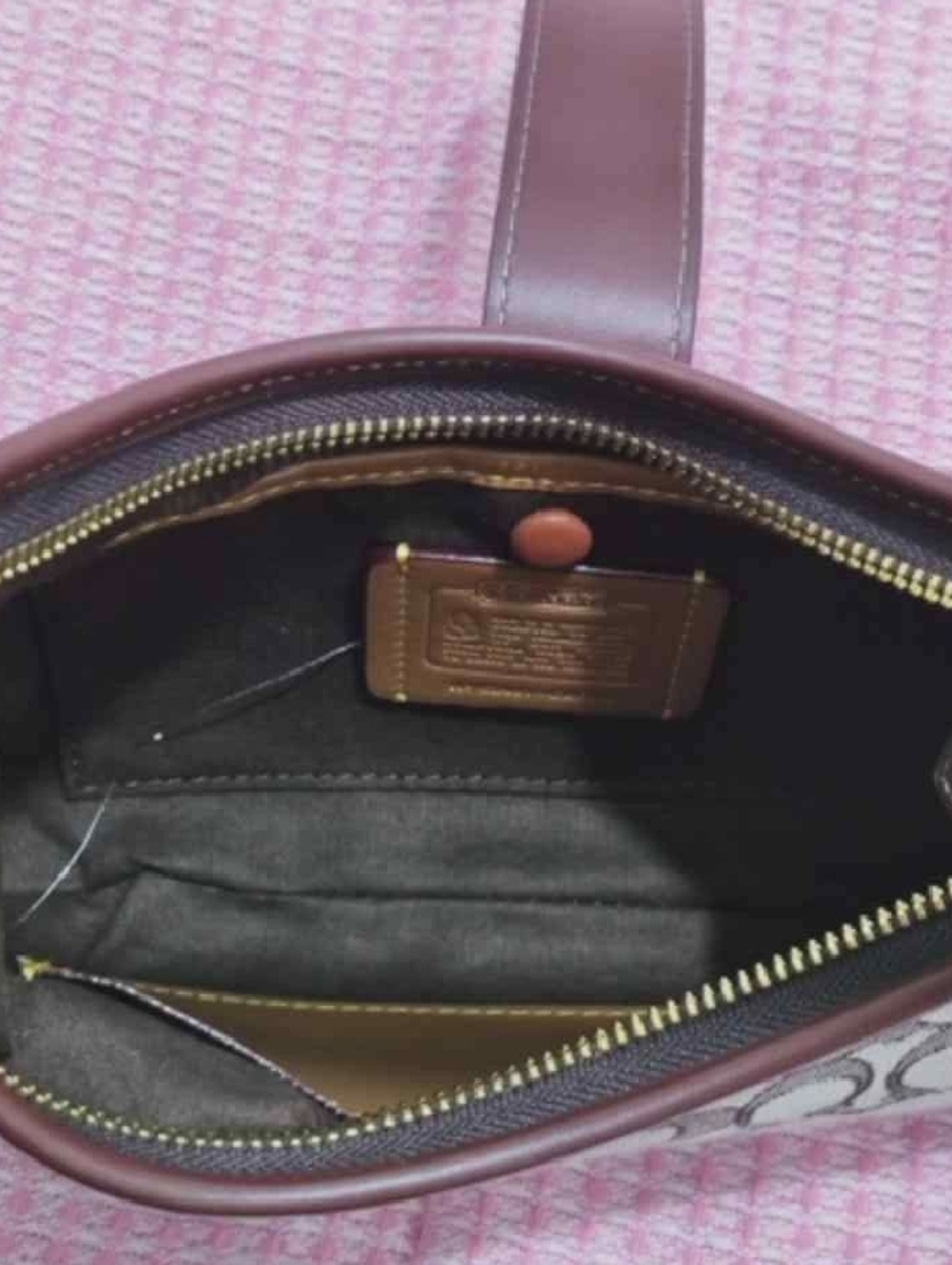 Brown Signature-Pattern Shoulder Bag - Picture 10 of 11